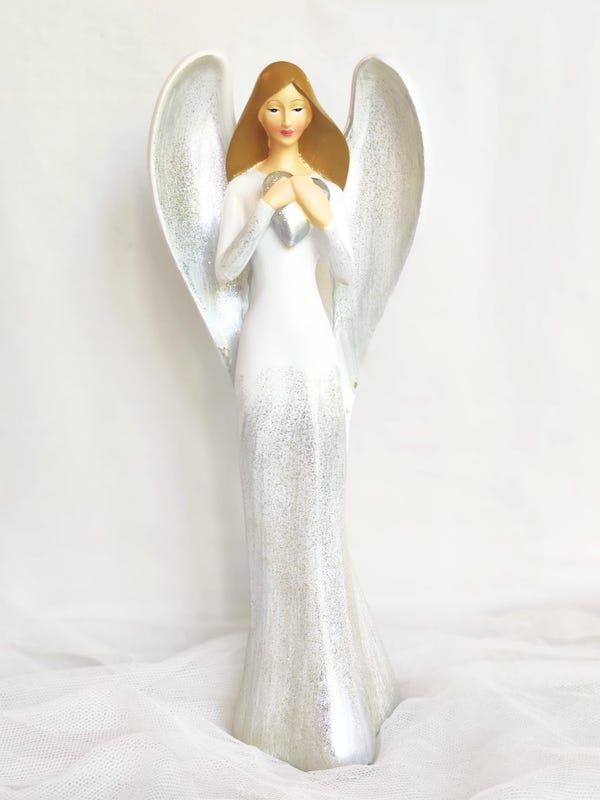 Figura angel del amor celestial