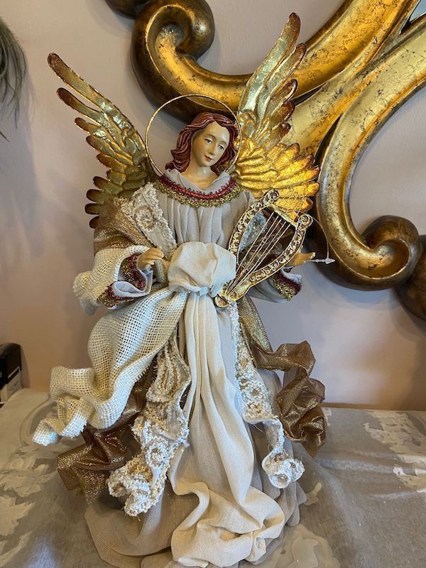 Figura de angel artesanal