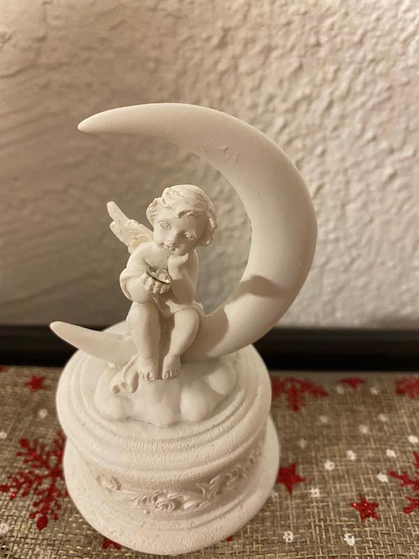 Cajita angelito con luna y brillante