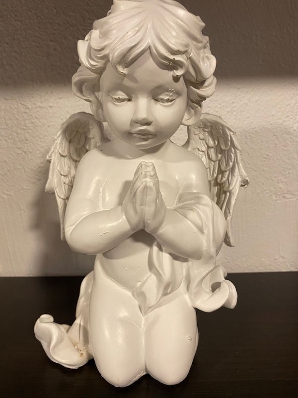 Figura de Angelito blanca para decorar tu hogar