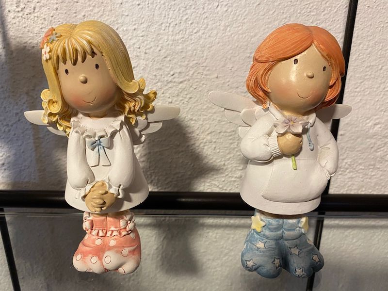 Figuras de angelitos niños